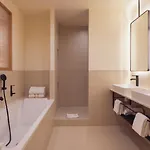 Tinah Paris, Champs Elysees Hotel Paris