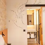 Hotel Tinah Paris, Champs Elysees 3*