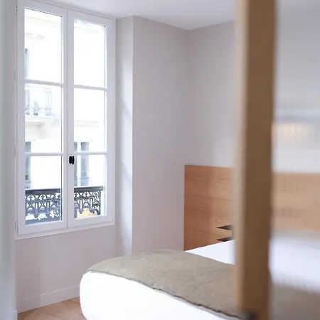 Hotel Tinah Paris, Champs Elysées