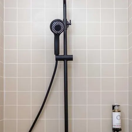 Tinah Paris, Champs Elysées 3*