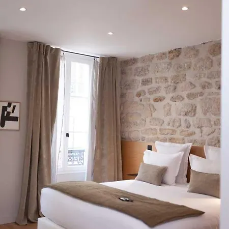 Hotel Tinah Paris, Champs Elysees