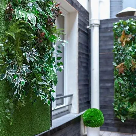 Tinah Paris, Champs Elysees باريس