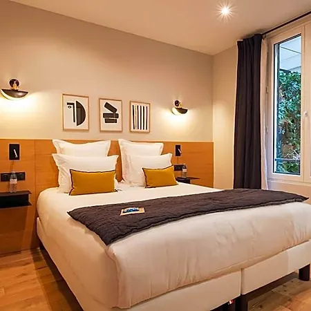 Hotel Tinah Paris, Champs Elysees 3*