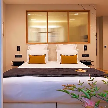 Tinah Paris, Champs Elysees 3* Paris