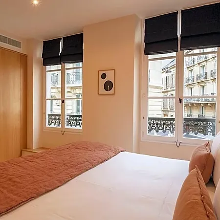 Hotel Tinah Paris, Champs Elysees 3*