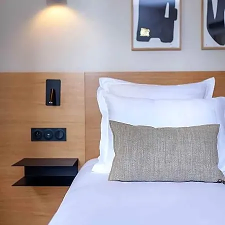 Tinah Paris, Champs Elysees 3* Paris