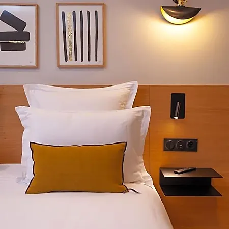 Tinah Paris, Champs Elysees Hotel 3*