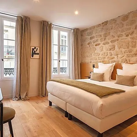 Tinah Paris, Champs Elysees 3* Paris
