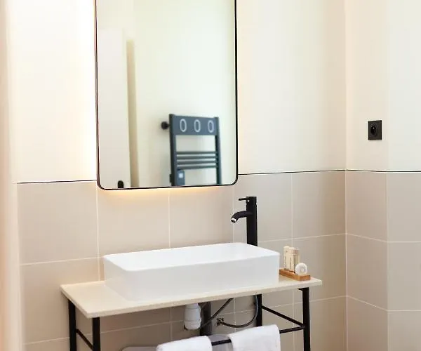 Hotel Tinah Paris, Champs Elysees