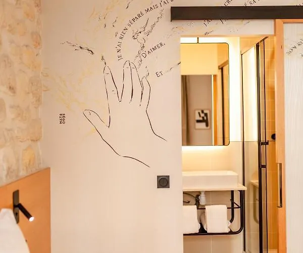 Hotel Tinah Paris, Champs Elysees 3*