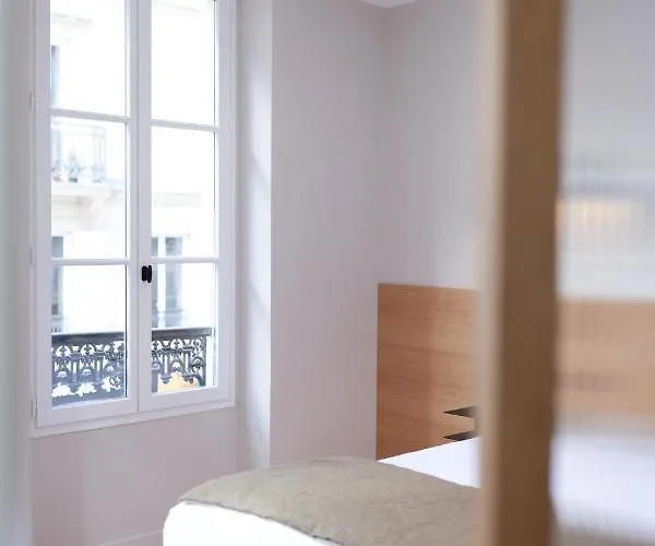 Hotel Tinah Paris, Champs Elysees