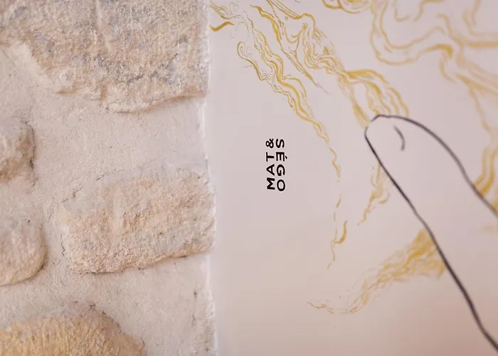 Tinah Paris, Champs Elysees Hotel 3*