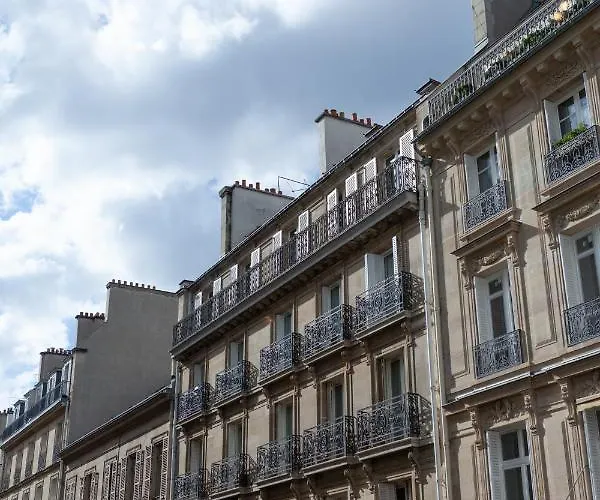 Hotel Tinah Paris, Champs Elysees 3*