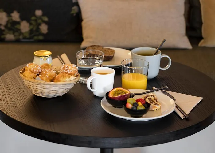 Hotel Tinah Paris, Champs Elysees