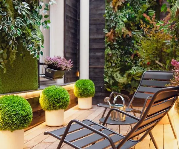 Tinah Paris, Champs Elysees 3* Paris