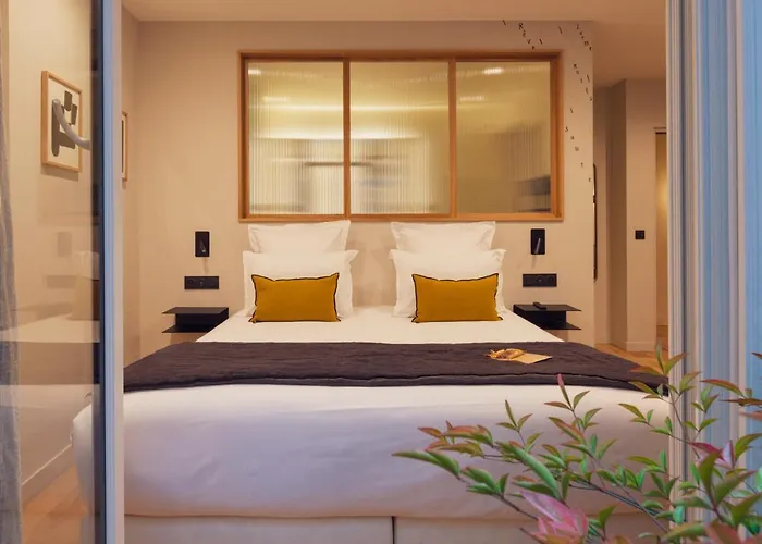 Tinah Paris, Champs Elysees 3*