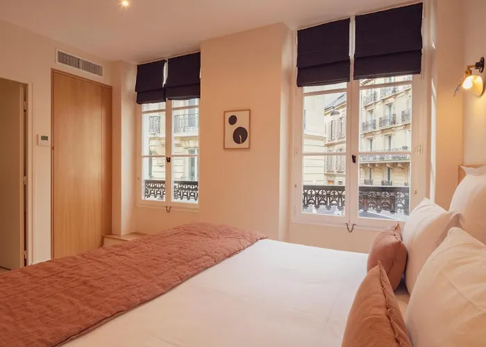 Tinah Paris, Champs Elysees