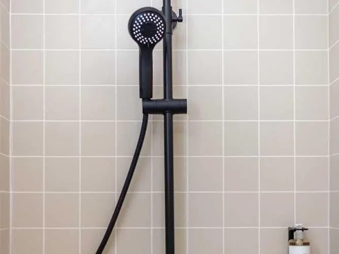 Tinah Paris, Champs Elysees 3*