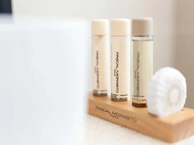 Tinah Paris, Champs Elysees 3* Paris