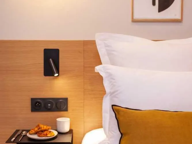 Tinah Paris, Champs Elysees 3*