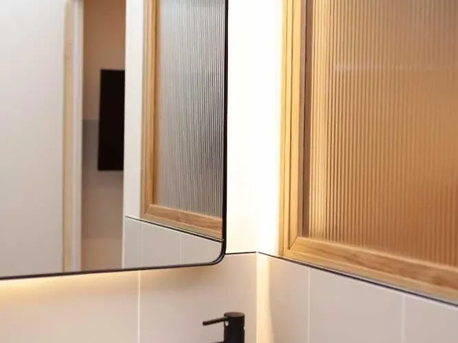 Tinah Paris, Champs Elysees 3* Paris