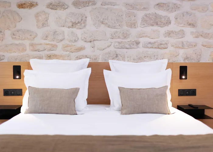 Tinah Paris, Champs Elysées 3*