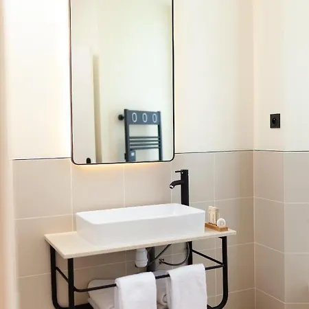 Hotel Tinah Paris, Champs Elysees