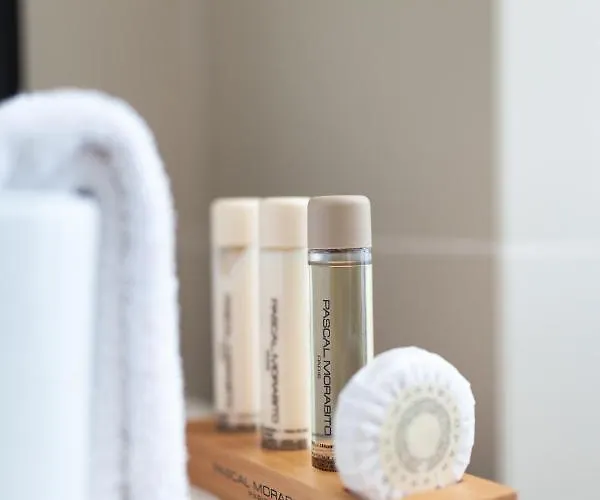 Tinah Paris, Champs Elysées