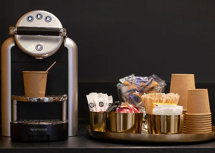 Tinah Paris, Champs Elysées 3* Parigi