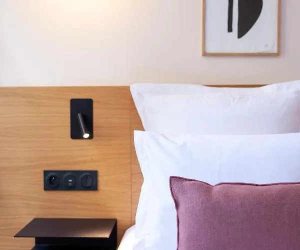 Tinah Paris, Champs Elysées