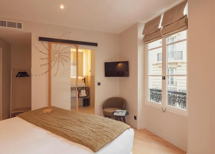 Hotel Tinah Paris, Champs Elysées