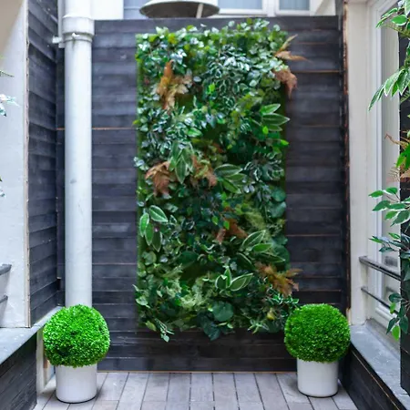 Tinah Paris, Champs Elysees Hotel Paris