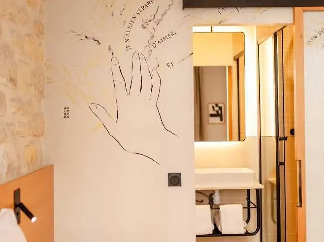 Hotel Tinah Paris, Champs Elysées 3*